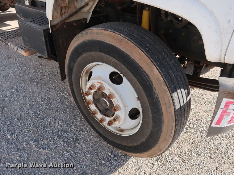 image for item GD9813 2001 GMC C7500 propane fuel truck