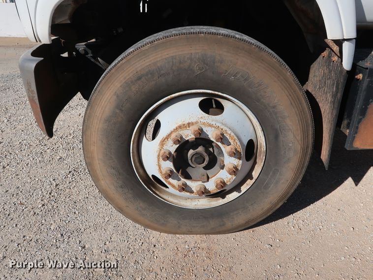 image for item GD9813 2001 GMC C7500 propane fuel truck