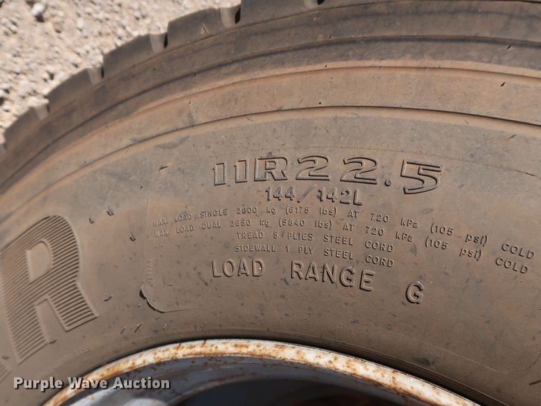 image for item GD9813 2001 GMC C7500 propane fuel truck