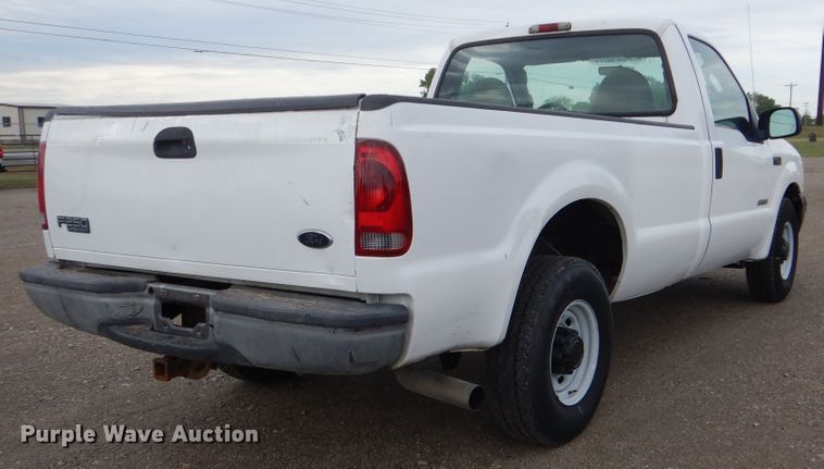 image for item GF9175 2004 Ford F250 Super Duty  pickup truck
