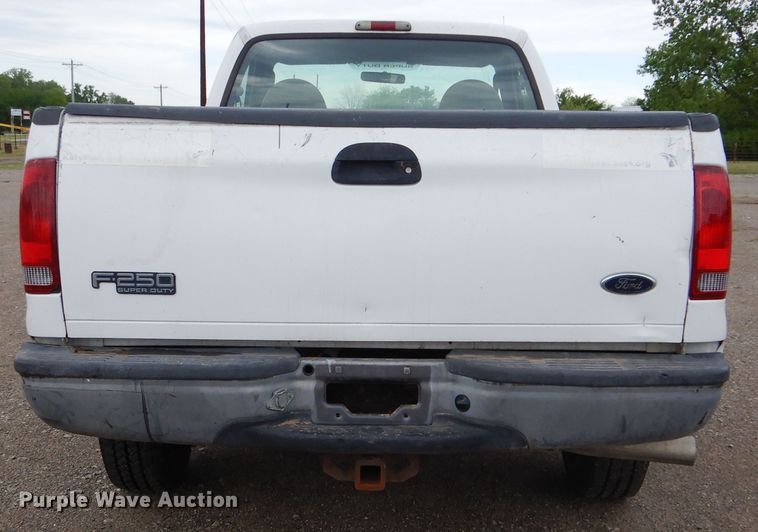 image for item GF9175 2004 Ford F250 Super Duty  pickup truck