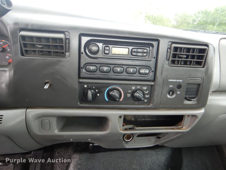 image for item GF9175 2004 Ford F250 Super Duty  pickup truck