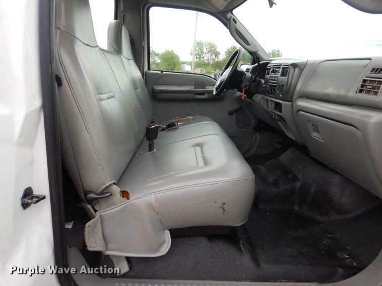 image for item GF9175 2004 Ford F250 Super Duty  pickup truck