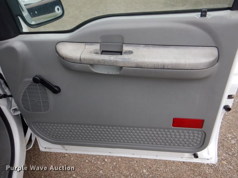 image for item GF9175 2004 Ford F250 Super Duty  pickup truck