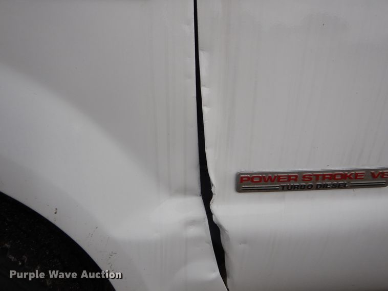 image for item GF9175 2004 Ford F250 Super Duty  pickup truck