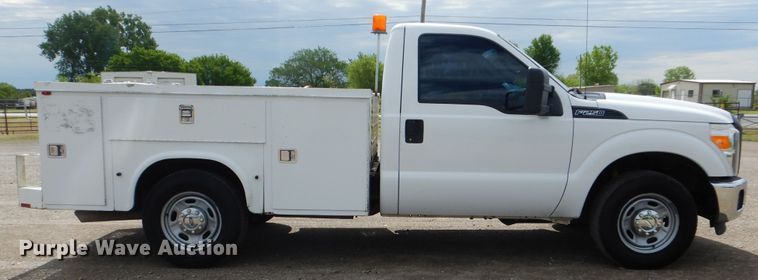 image for item GF9176 2011 Ford F250  utility bed pickup truck