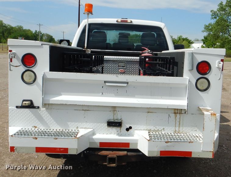 image for item GF9176 2011 Ford F250  utility bed pickup truck