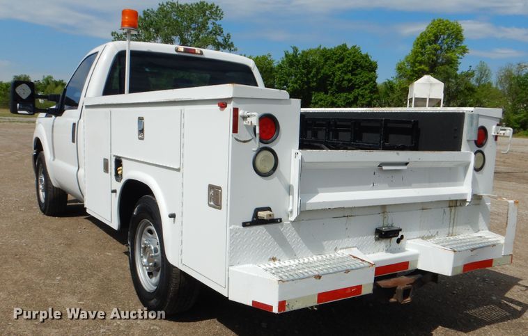 image for item GF9176 2011 Ford F250  utility bed pickup truck
