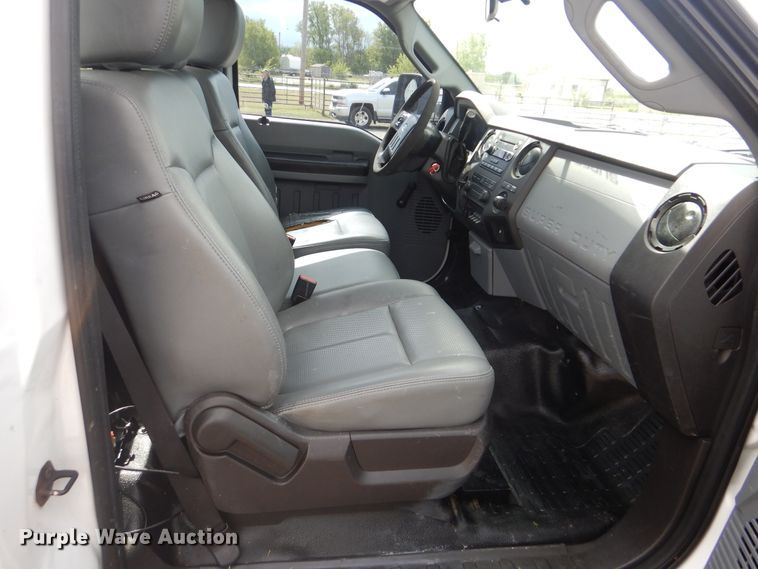 image for item GF9176 2011 Ford F250  utility bed pickup truck