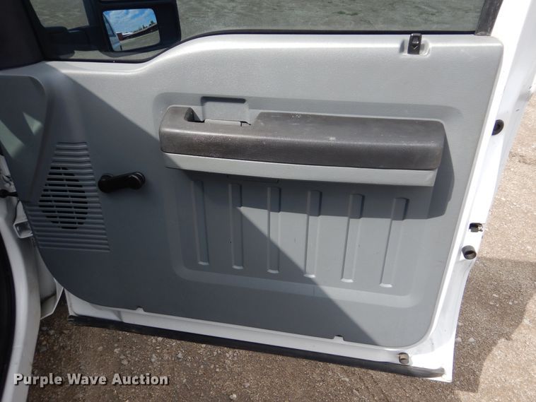 image for item GF9176 2011 Ford F250  utility bed pickup truck