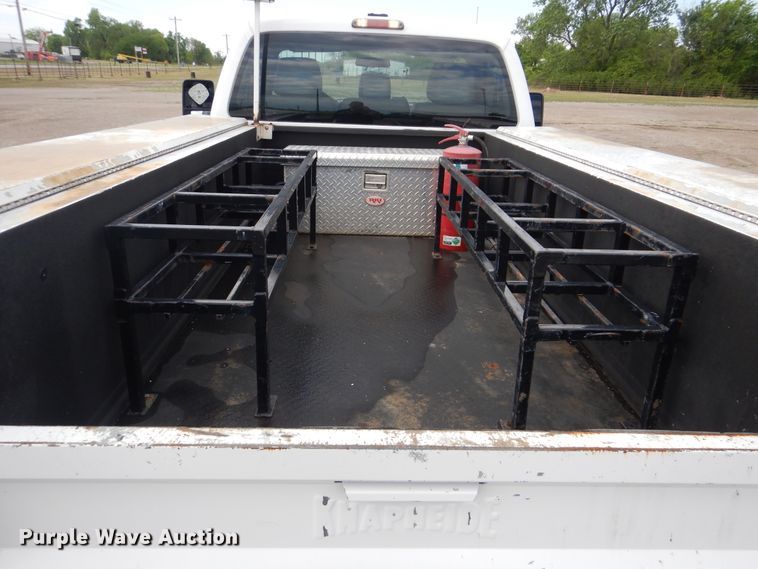 image for item GF9176 2011 Ford F250  utility bed pickup truck