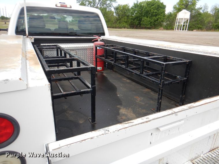 image for item GF9176 2011 Ford F250  utility bed pickup truck