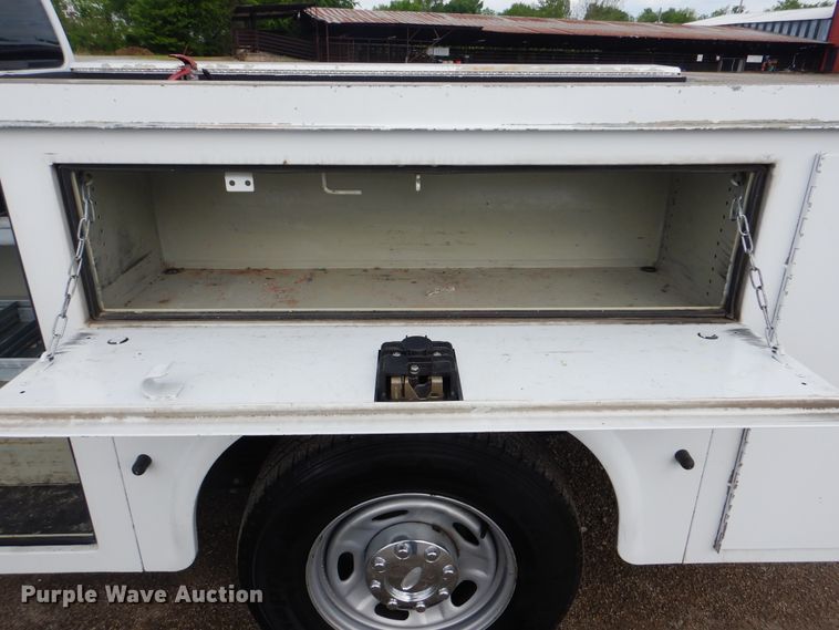 image for item GF9176 2011 Ford F250  utility bed pickup truck