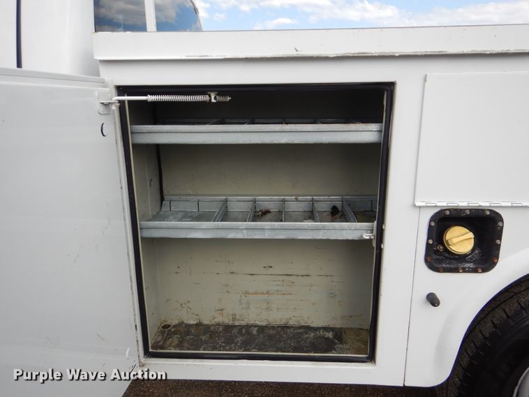 image for item GF9176 2011 Ford F250  utility bed pickup truck