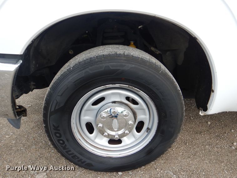 image for item GF9176 2011 Ford F250  utility bed pickup truck