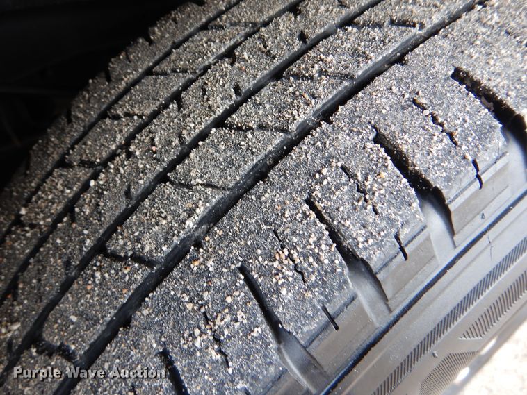 image for item GF9176 2011 Ford F250  utility bed pickup truck