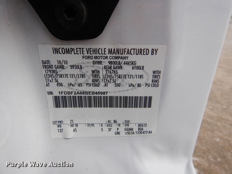 image for item GF9176 2011 Ford F250  utility bed pickup truck