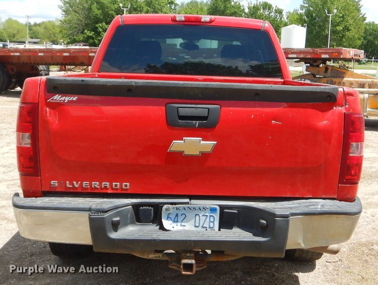 image for item GN9314 2008 Chevrolet Silverado 1500  Crew Cab pickup truck