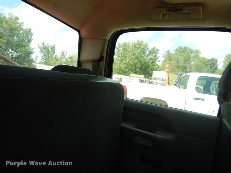 image for item GN9314 2008 Chevrolet Silverado 1500  Crew Cab pickup truck