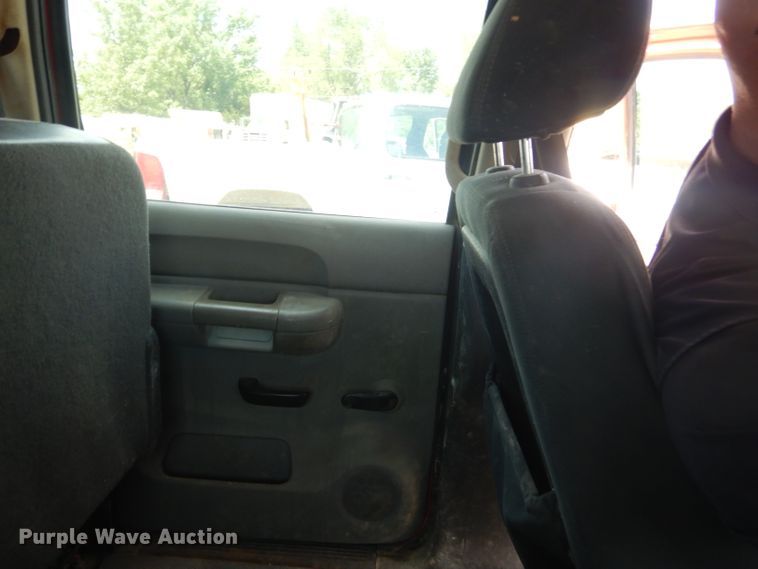 image for item GN9314 2008 Chevrolet Silverado 1500  Crew Cab pickup truck