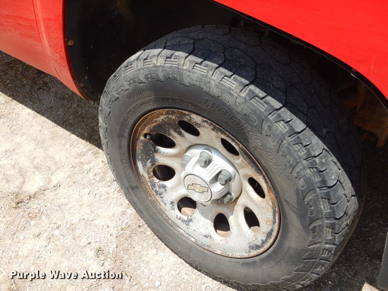 image for item GN9314 2008 Chevrolet Silverado 1500  Crew Cab pickup truck