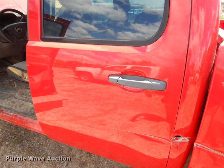 image for item GN9314 2008 Chevrolet Silverado 1500  Crew Cab pickup truck