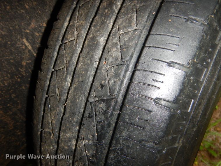 image for item GN9361 2015 Towmaster T-9DT tilt deck utility trailer