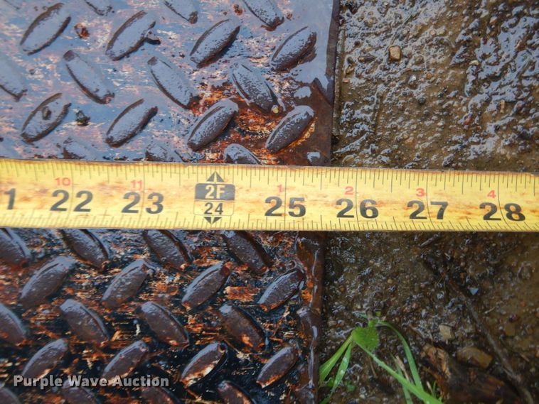 image for item GN9361 2015 Towmaster T-9DT tilt deck utility trailer