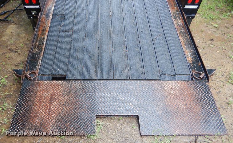 image for item GN9361 2015 Towmaster T-9DT tilt deck utility trailer