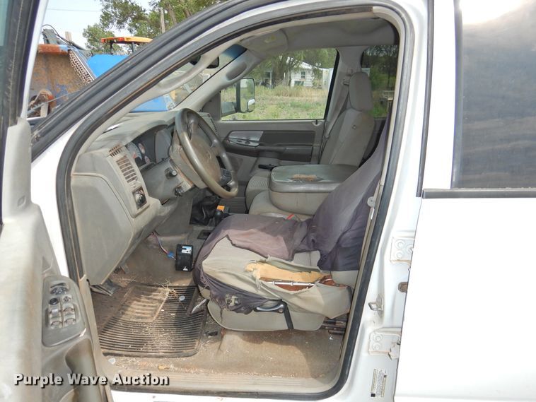 image for item GN9892 2009 Dodge Ram 3500HD  Quad Cab flatbed pickup truck