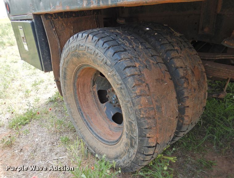 image for item GN9892 2009 Dodge Ram 3500HD  Quad Cab flatbed pickup truck