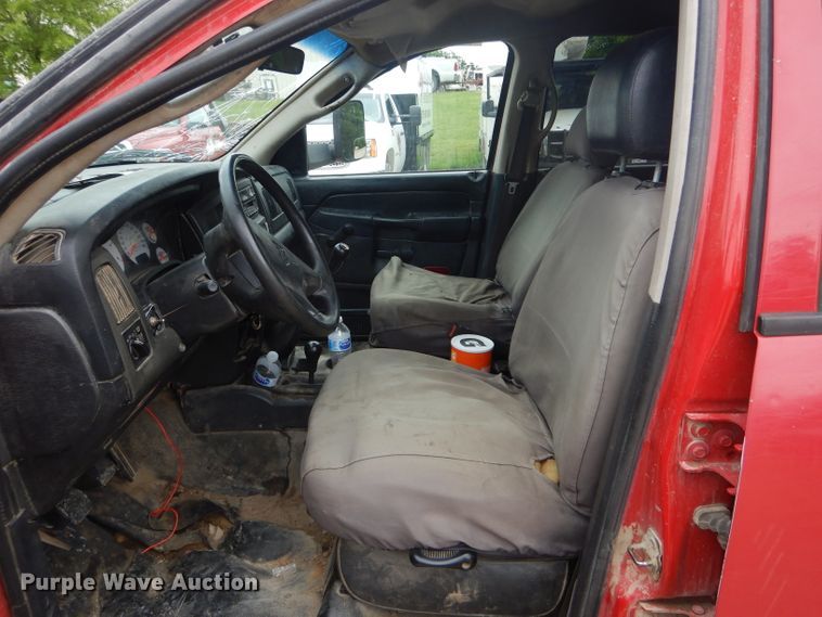 image for item GO9659 2003 Dodge Ram 3500  Quad Cab flatbed pickup truck