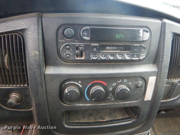 image for item GO9659 2003 Dodge Ram 3500  Quad Cab flatbed pickup truck