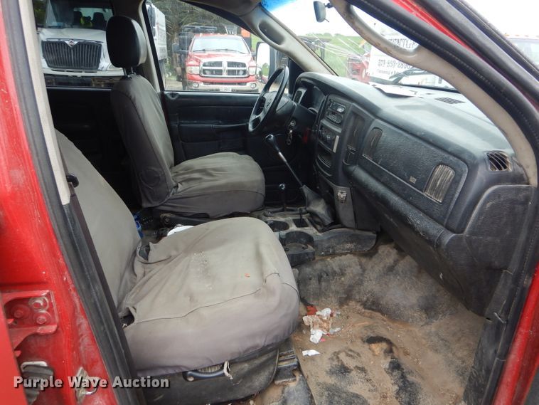 image for item GO9659 2003 Dodge Ram 3500  Quad Cab flatbed pickup truck