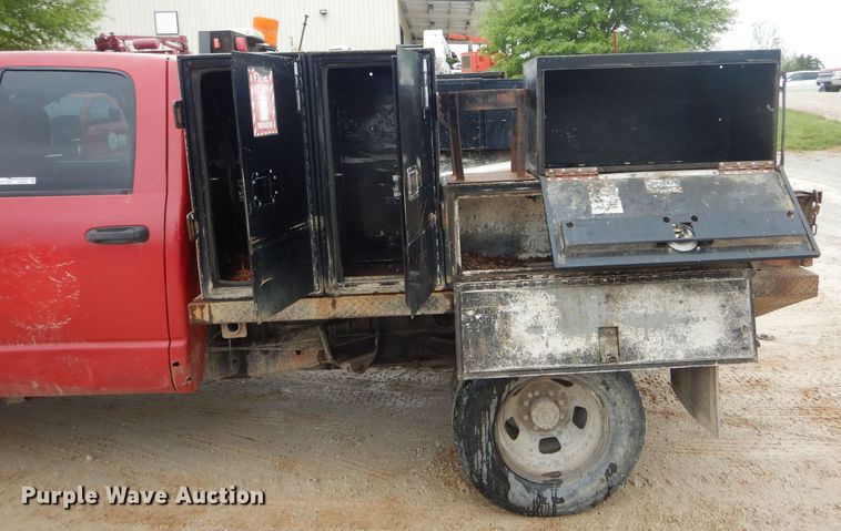 image for item GO9659 2003 Dodge Ram 3500  Quad Cab flatbed pickup truck