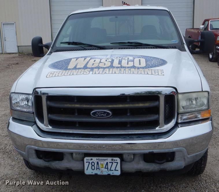 image for item GO9660 2004 Ford F350 Super Duty XLT  Crew Cab pickup truck