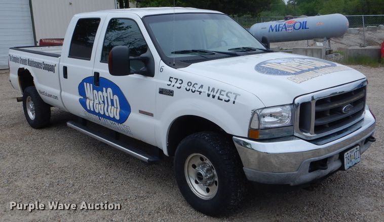 image for item GO9660 2004 Ford F350 Super Duty XLT  Crew Cab pickup truck