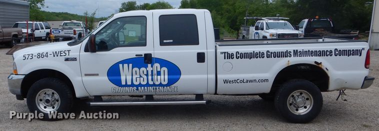 image for item GO9660 2004 Ford F350 Super Duty XLT  Crew Cab pickup truck