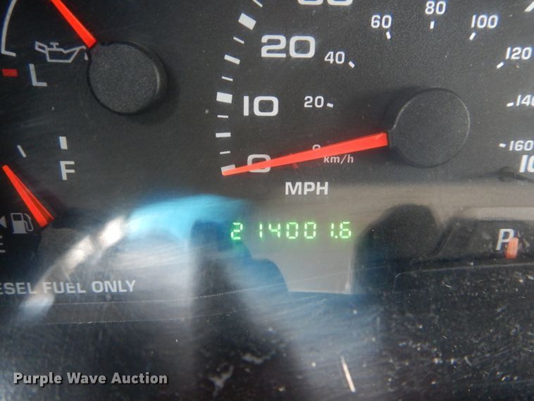 image for item GO9660 2004 Ford F350 Super Duty XLT  Crew Cab pickup truck