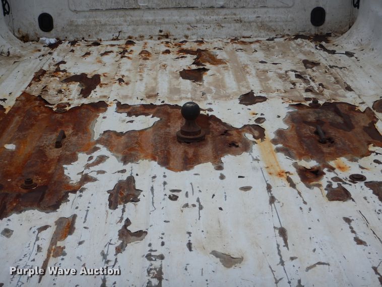 image for item GO9660 2004 Ford F350 Super Duty XLT  Crew Cab pickup truck