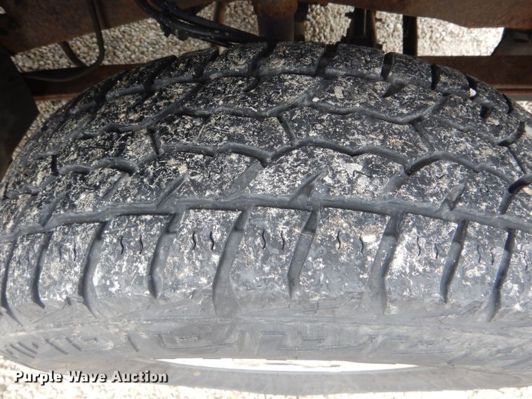 image for item GO9660 2004 Ford F350 Super Duty XLT  Crew Cab pickup truck