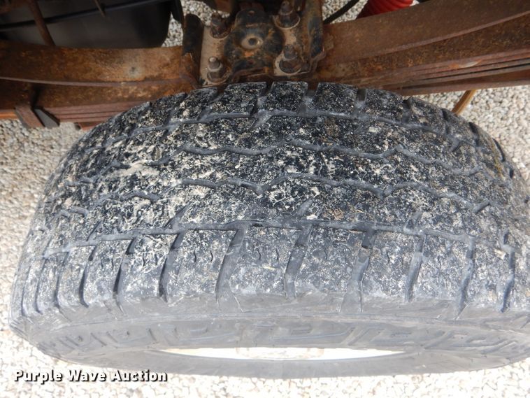 image for item GO9660 2004 Ford F350 Super Duty XLT  Crew Cab pickup truck