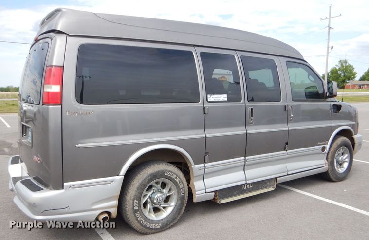 image for item GP9134 2008 GMC Savana G2500  handicap accessible van