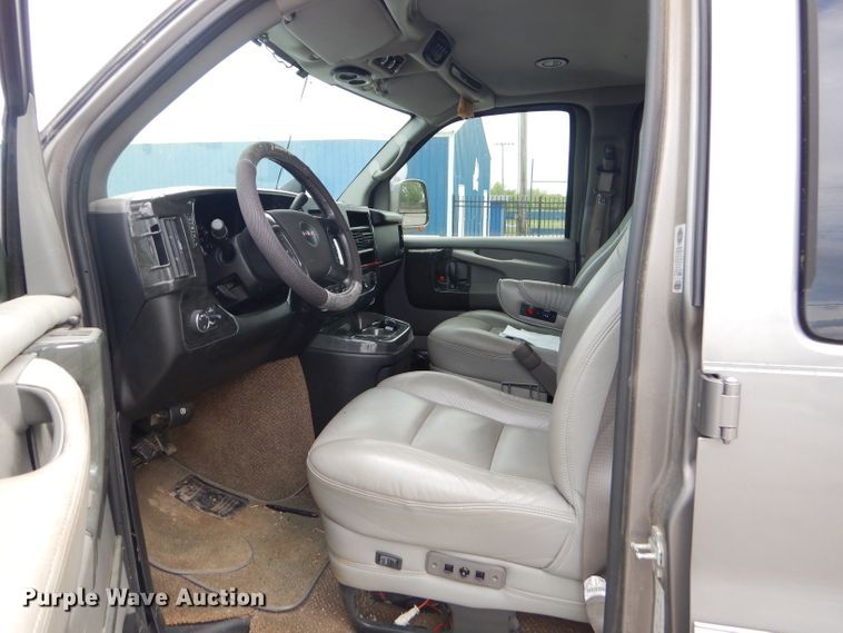 image for item GP9134 2008 GMC Savana G2500  handicap accessible van