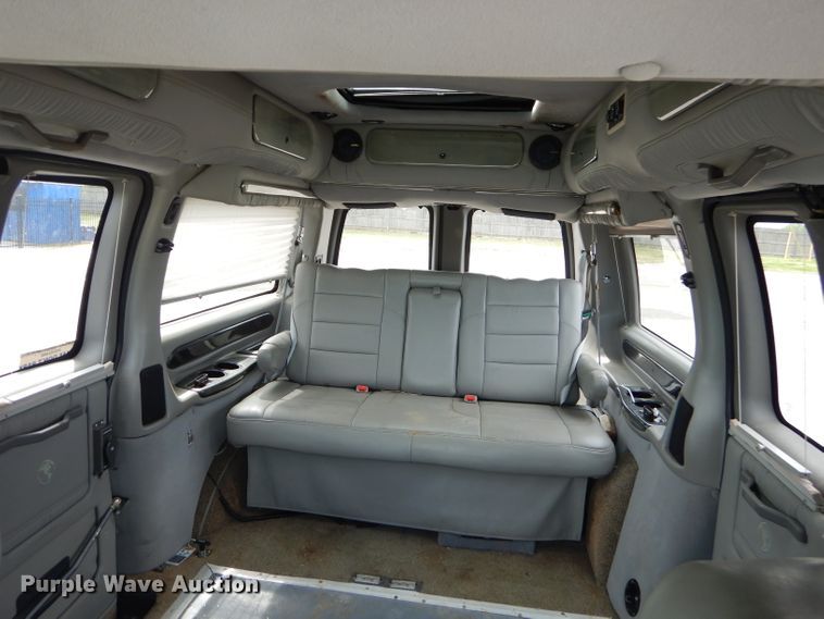 image for item GP9134 2008 GMC Savana G2500  handicap accessible van