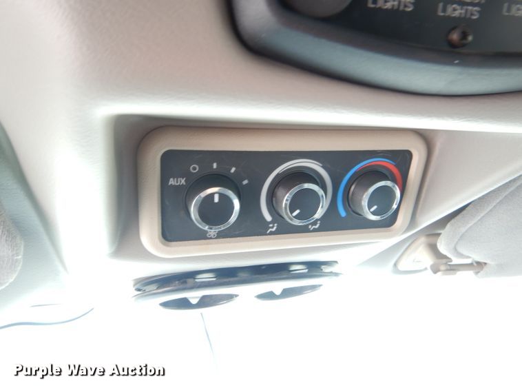 image for item GP9134 2008 GMC Savana G2500  handicap accessible van