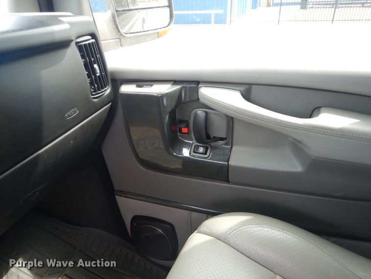 image for item GP9134 2008 GMC Savana G2500  handicap accessible van