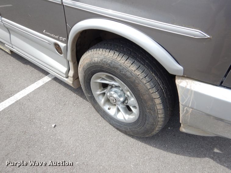 image for item GP9134 2008 GMC Savana G2500  handicap accessible van