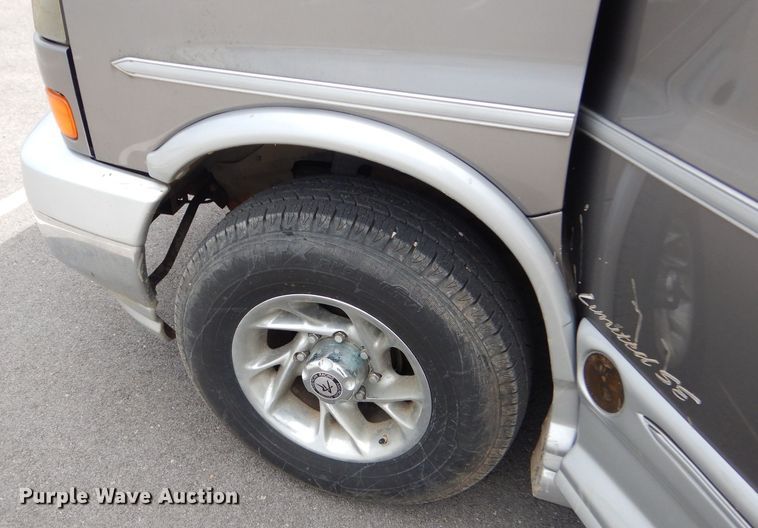 image for item GP9134 2008 GMC Savana G2500  handicap accessible van