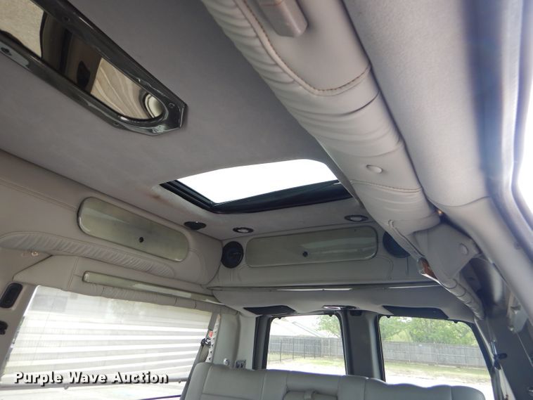 image for item GP9134 2008 GMC Savana G2500  handicap accessible van